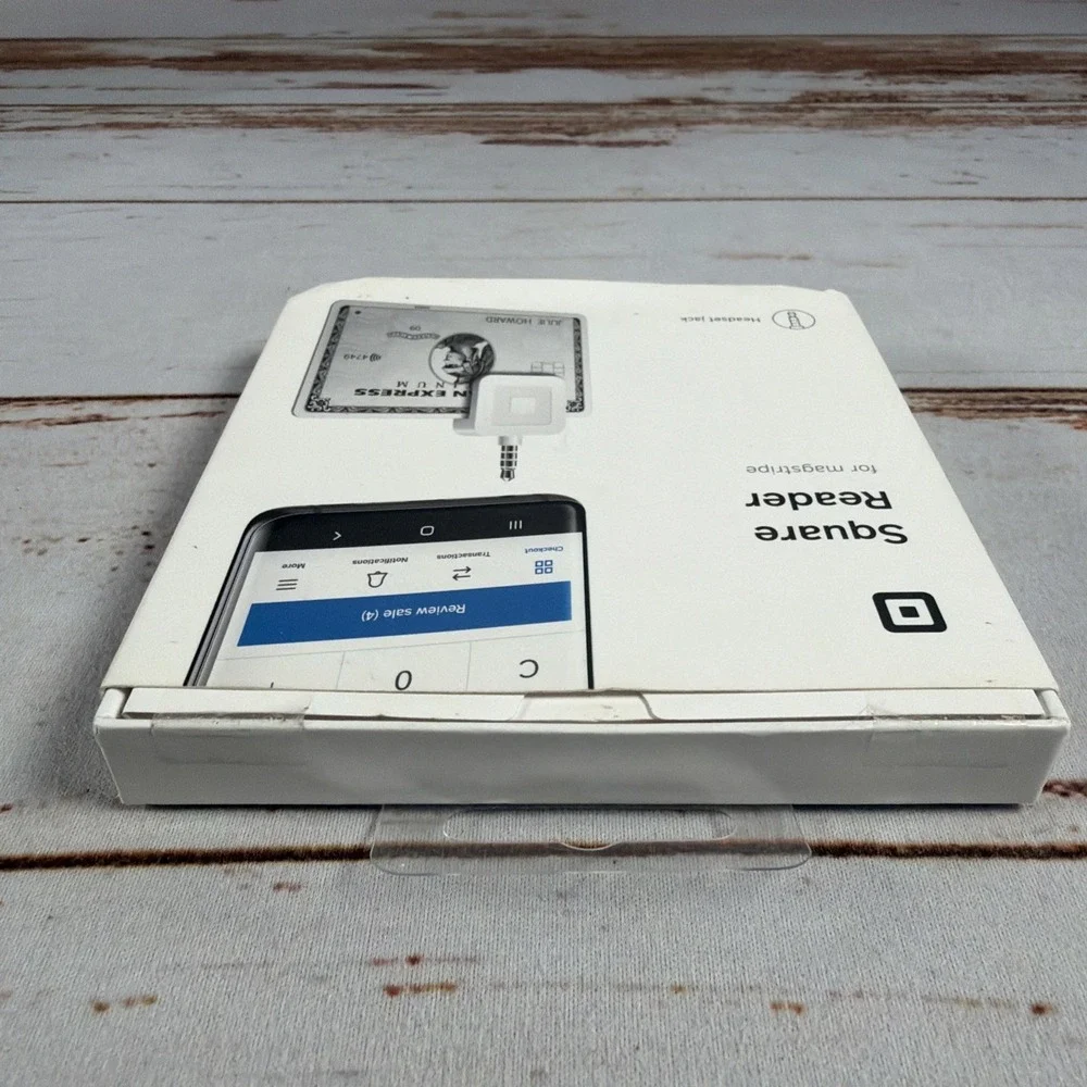 Square Card Reader 3.5mm Headphone Jack Connector iPhone Android New Damaged Box